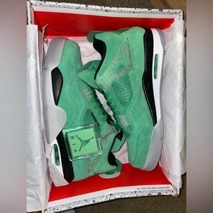 Jordan 4 green